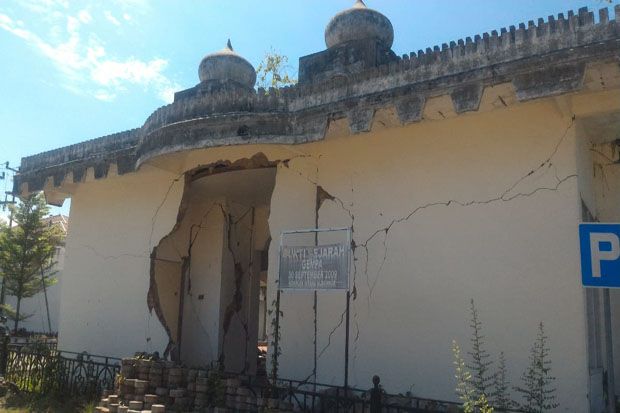 Pengingat Gempa 2009, Gubernur Sumbar Biarkan Masjid di Rumdin Tak Dibangun