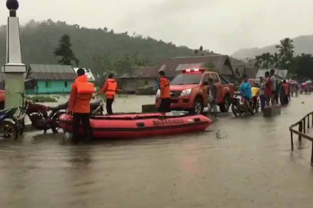 Banyak Titik Banjir di Konawe, Pemotor Harus Rogoh Kocek Rp200 Ribu