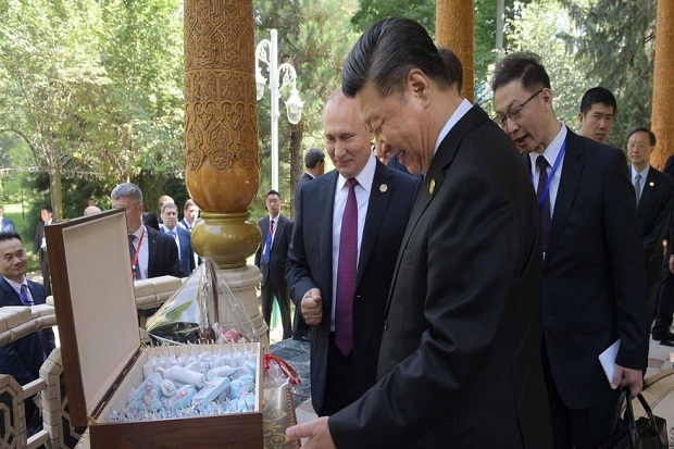 Presiden China Ulang Tahun, Putin Beri Hadiah Es Krim