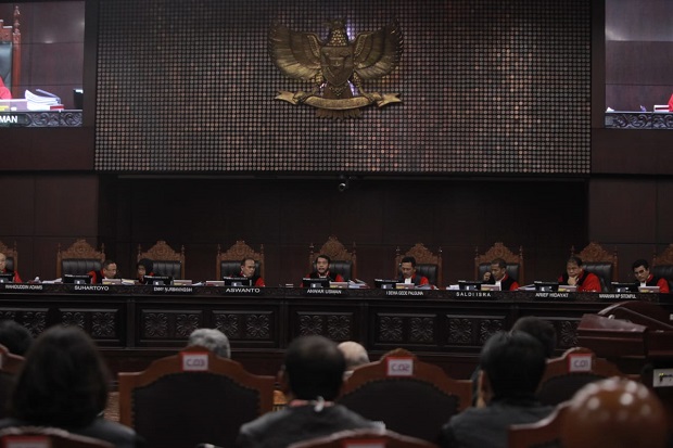 Tim Hukum Jokowi-Maruf Amin Serahkan 30 Bukti ke MK
