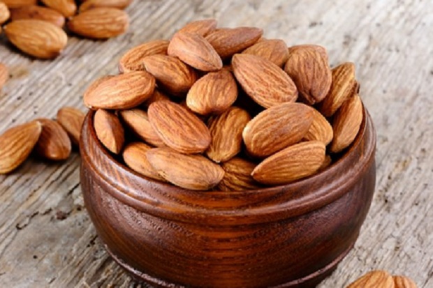 Kacang Almond Bisa untuk Perawatan Kulit