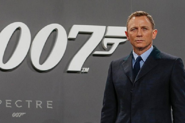 Film Bond 25 Perlihatkan Video Pertama Syuting di Jamaika