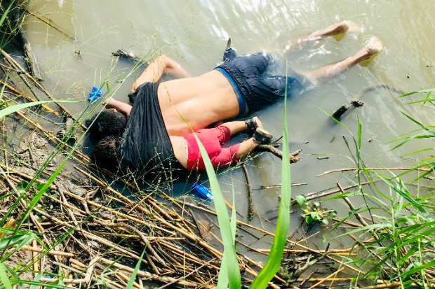 Memilukan, Jasad Migran Ayah Gendong Anak Mengambang di Sungai Meksiko