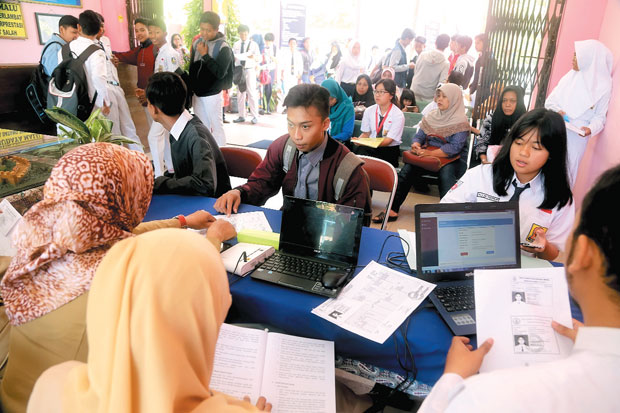Pengumuman PPDB SMA/SMK di Banten Diundur, Orangtua Murid Cemas