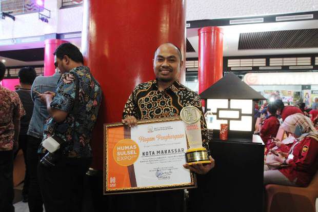 Humas Makassar Raih Penghargaan Kemitraan Media Terbaik 2019