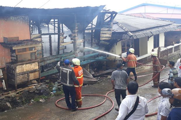 7 Rumah Kos di Tanjungpinang Hangus Terbakar