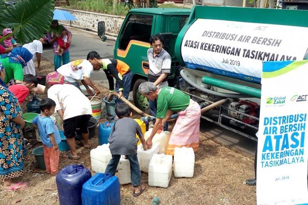 ACT Distribusikan 25.000 Liter Air Bersih di Wilayah Kekeringan Tasikmalaya