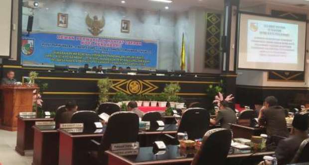 Rapat Paripurna Kota Pekanbaru dengan DPRD Lancar