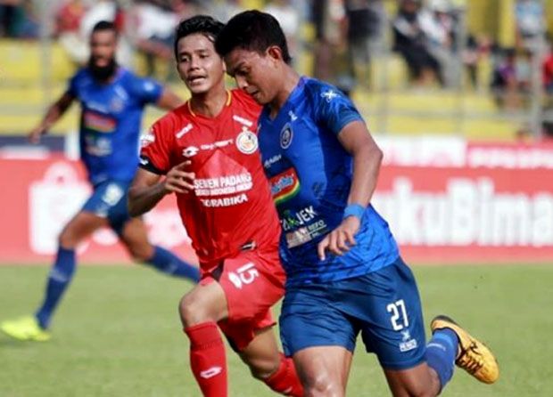 Arema FC Curi Kemenangan di Kandang Kabau Sirah