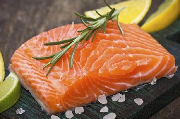 5 Makanan yang Membantu Meringankan Nyeri Otot, Telur hingga Salmon