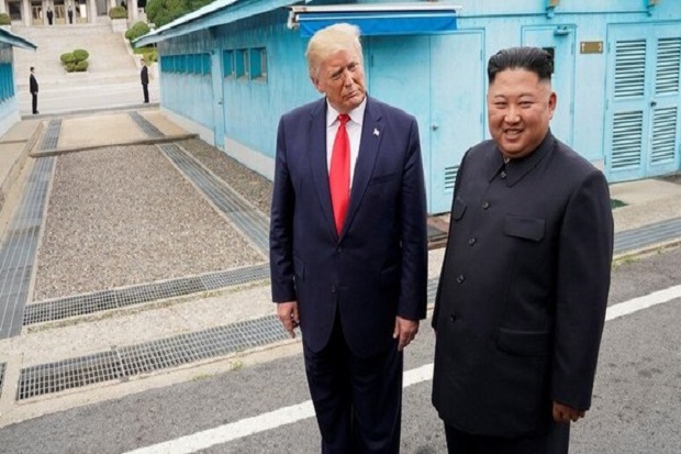 Trump: Kim Jong-un Tak Banyak Senyum, tapi Senyum saat Lihat Saya