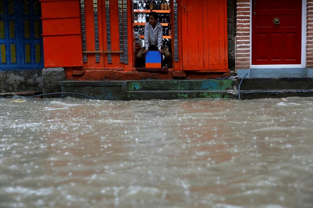 47 Tewas Dalam Banjir Bandang Nepal, Puluhan Masih Hilang