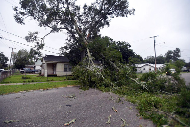 Badai Tropis Barry Terjang Louisiana