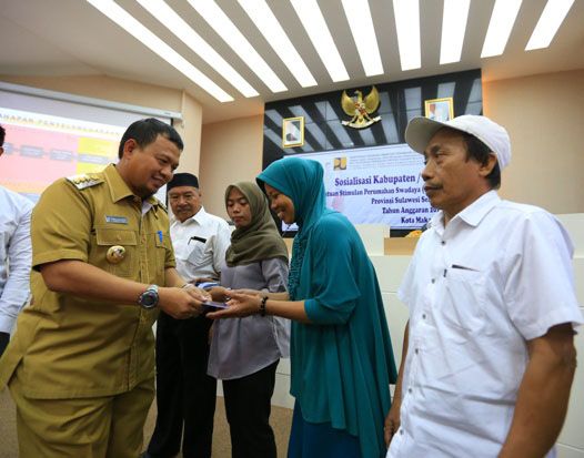 Pemkot Makassar Terima 600 Unit Rumah Swadaya