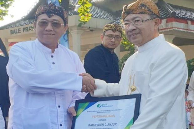 BPJS Ketenagakerjaan Berikan Piagam Penghargaan ke Kabupaten Cianjur