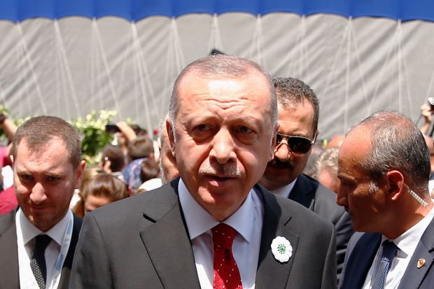 Erdogan: Trump Berwenang Singkirkan Sanksi Turki soal S-400 Rusia