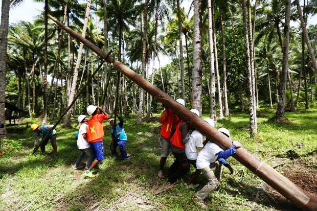 Kejar RE 100% di Halmahera Tengah, PLN Listriki Desa Umera di Pulau Gebe