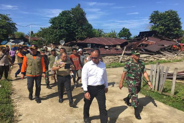Mensos Antarkan Bantuan bagi Korban Bencana Gempa di Halsel Senilai Rp1,3 Miliar