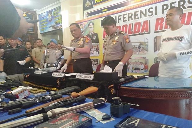 Anggota Polda Riau Tertembak saat Kontak Tembak dengan Pecatan Polisi