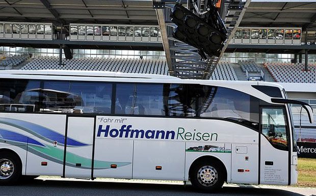 Jelang GP Jerman, Lampu Start Sirkuit Hockenheim Rusak Ditabrak Bus