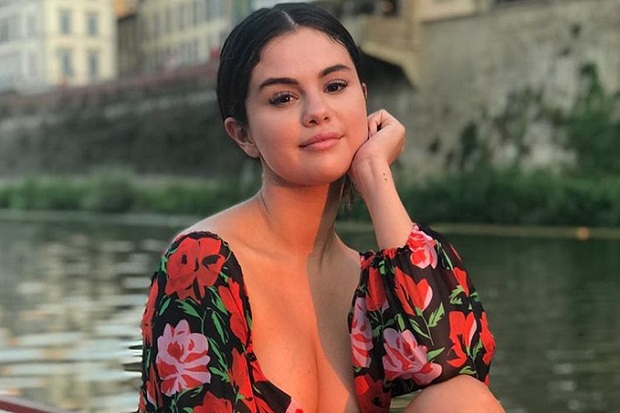 Genap 27 Tahun, Selena Gomez Nikmati Liburan di Italia