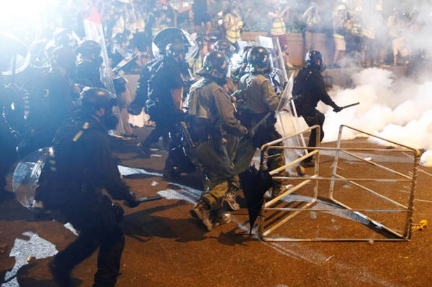 Kembali Turun ke Jalan, Demonstran Hong Kong Bersiap Bentrok dengan Triad