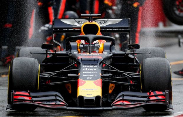 Diwarnai Hujan dan Kecelakaan, Verstappen Juara Balapan Kacau di Jerman
