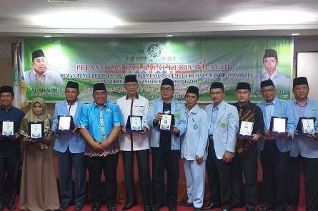 Wali Kota Syahrul Terima Penghargaan sebagai Tokoh Peduli Remaja Masjid