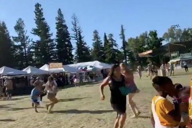 Festival California Ditembaki dengan Senapan Semi-Otomatis