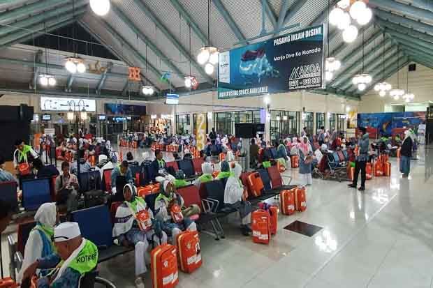 455 Jamaah Calon Haji asal Sulut diberangkatkan dari Bandara Sam Ratulangi