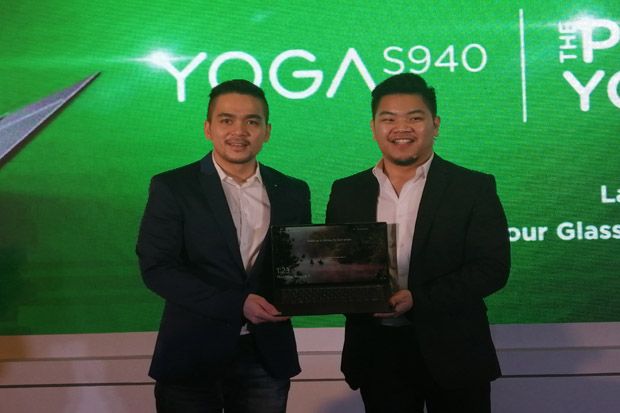 Yoga S940 Laptop Cerdas Pertama di Dunia Berlayar Contour Glass