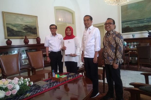 Bertemu Jokowi, Baiq Nuril Ungkap Ingin Bingkai Salinan Keppres Amnesti