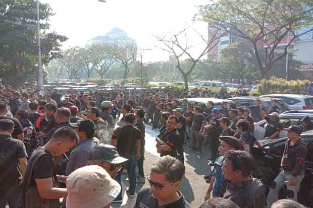 Ratusan Driver Gocar Demo Kantor Gubernur Jateng