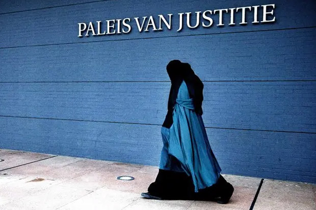 Belanda Mulai Berlakukan Larangan Burqa dan Niqab