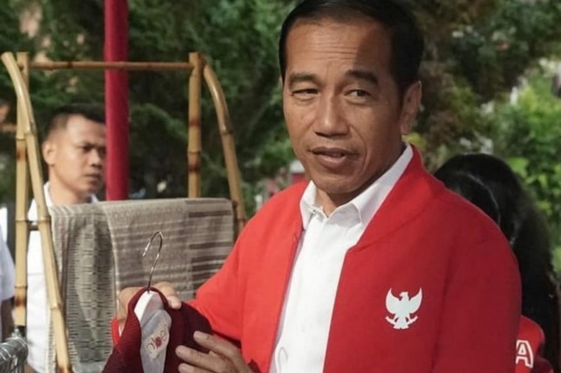 Tampil Kasual saat Kunker, Presiden Jokowi Gunakan Jaket Ini
