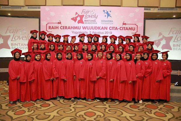 Perempuan Muda Indonesia Sambut Positif Program Beasiswa Fair & Lovely