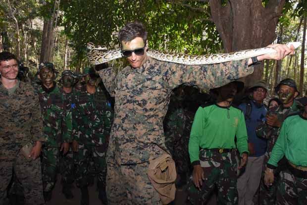 USMC Belajar Bertahan Hidup di Hutan dari Marinir Indonesia