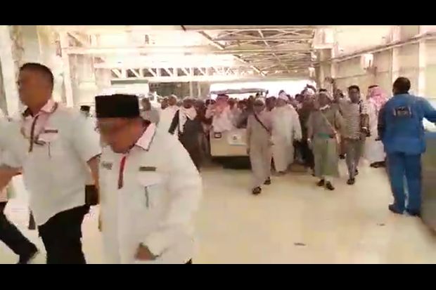 Ribuan Jamaah Haji Salat Jenazah KH Maimoen Zubair di Masjidilharam