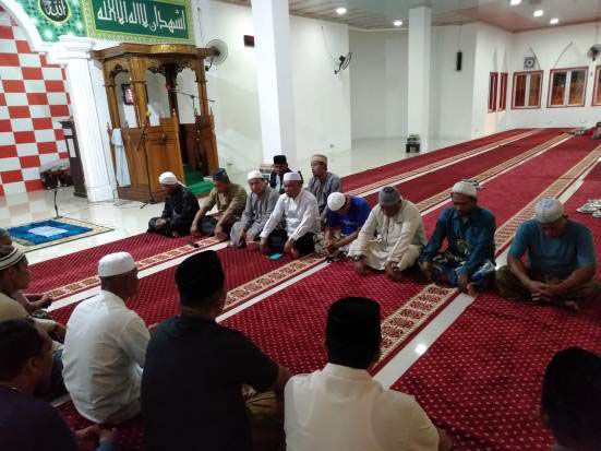 Bupati Serukan Umat Muslim di Halbar Laksanakan Sholat Ghaib Wafatnya Mbah Moen