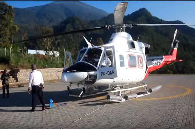 Heli Water Bombing Lanjutkan Pemadaman Gunung Ciremai di Ketinggian 2.500 Meter