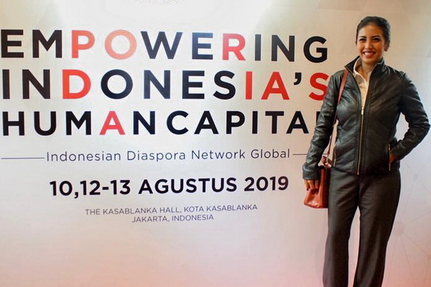 Kenalkan Indonesia, Naila Ajak Penerjun Payung Luar Negeri Beraksi di Tanah Air