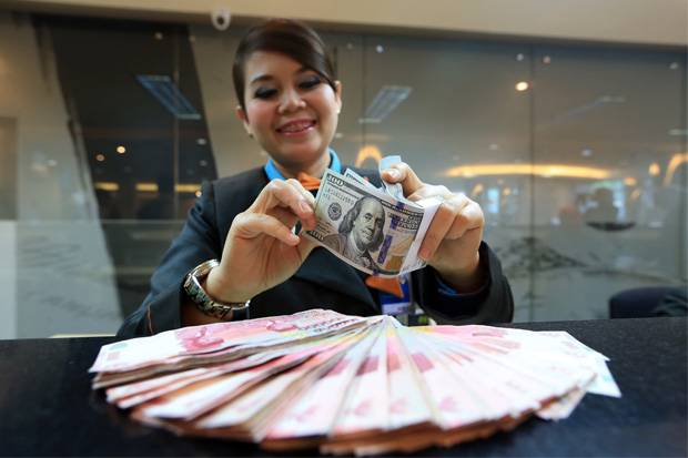 Ketidakpastian Global, Rupiah Dibuka Merunduk ke Rp14.225 per USD