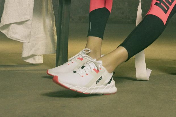 Puma Weave XT, Sepatu Training untuk Perempuan Aktif