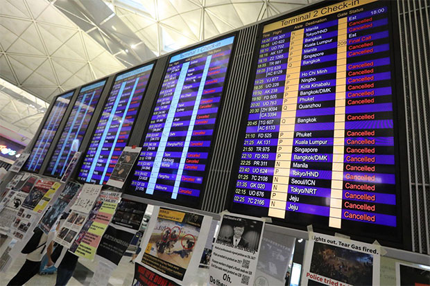 Bandara Hong Kong Diupayakan Kembali Beroperasi Selasa Pagi