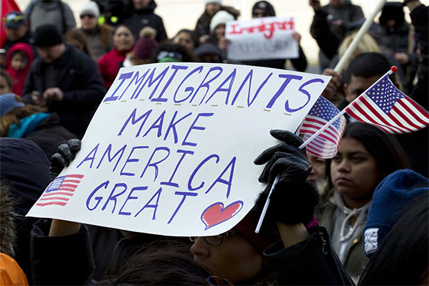Imigran Miskin Kian Sulit Masuk dan Menetap di AS