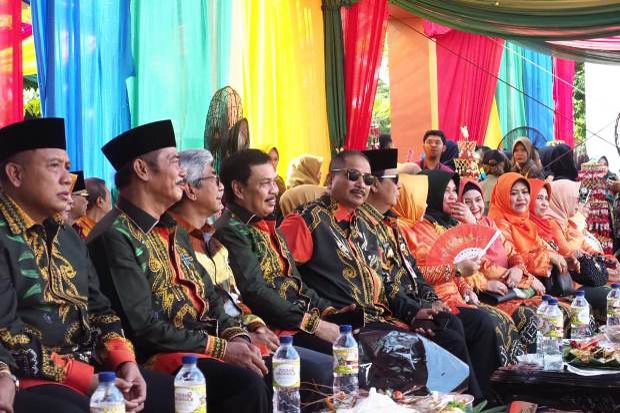 Hadiri Peringatan HUT Kalsel, Menteri Arief Tegaskan Dukungan Kemenpar
