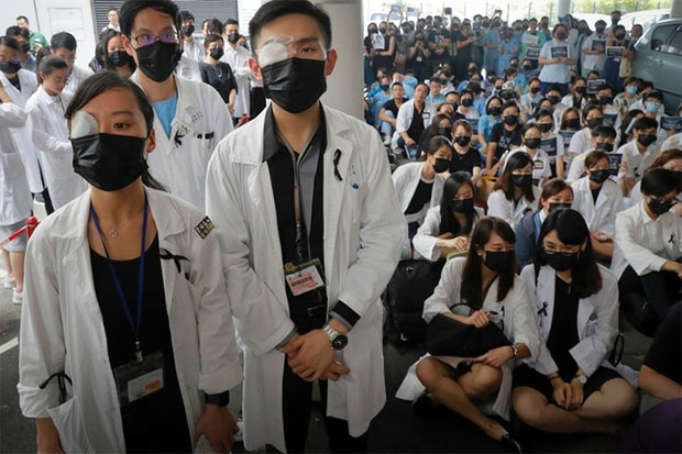 Pekerja Medis Hong Kong Gelar Aksi Diam