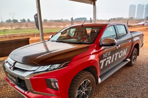 Mitsubishi Ajak Warga Biasa Rasakan New Triton di Trek Offroad