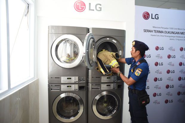 Mesin Cuci Laundry Laris, LG Sambangi Dinas Pemadam Kebakaran