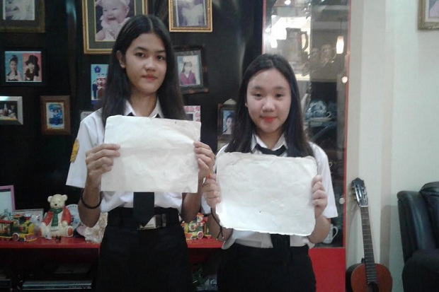 Hebat, 2 Siswi SMA di Minahasa Utara Ciptakan Kertas dari Sabut Kelapa
